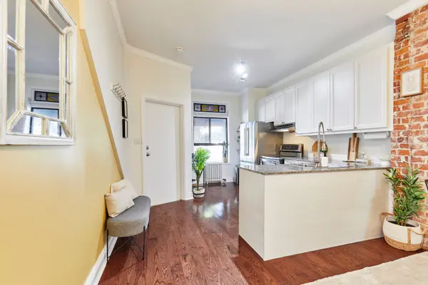 340 Pacific AVE, Toronto W02, ON M6P 2R1