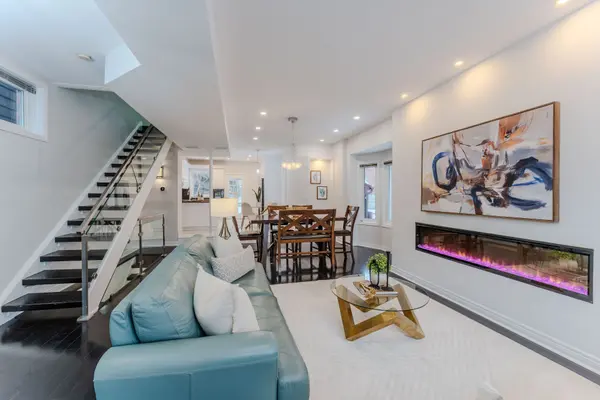 30 Boustead AVE, Toronto W01, ON M6R 1Y9
