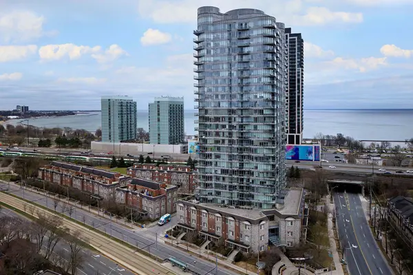 15 Windermere AVE #1803, Toronto W01, ON M6S 5A2
