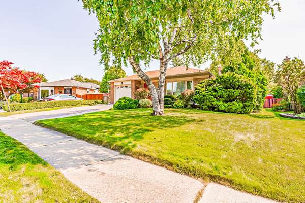 21 Aberdeen CRES, Brampton, ON L6T 2P8