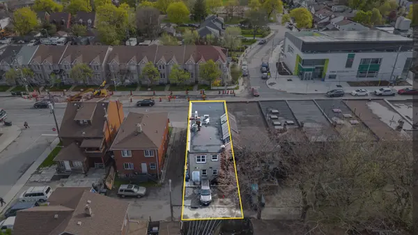 1213 Weston RD, Toronto W04, ON M6M 4P7