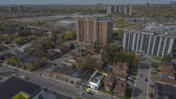 1213 Weston RD, Toronto W04, ON M6M 4P7