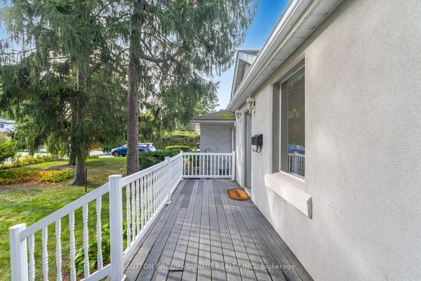 1175 Kane RD, Mississauga, ON L5H 2M2