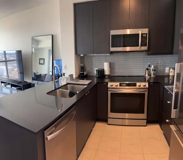 50 Thomas Riley RD N #1806, Toronto W08, ON M9B 0C5