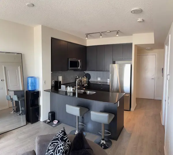 50 Thomas Riley RD N #1806, Toronto W08, ON M9B 0C5