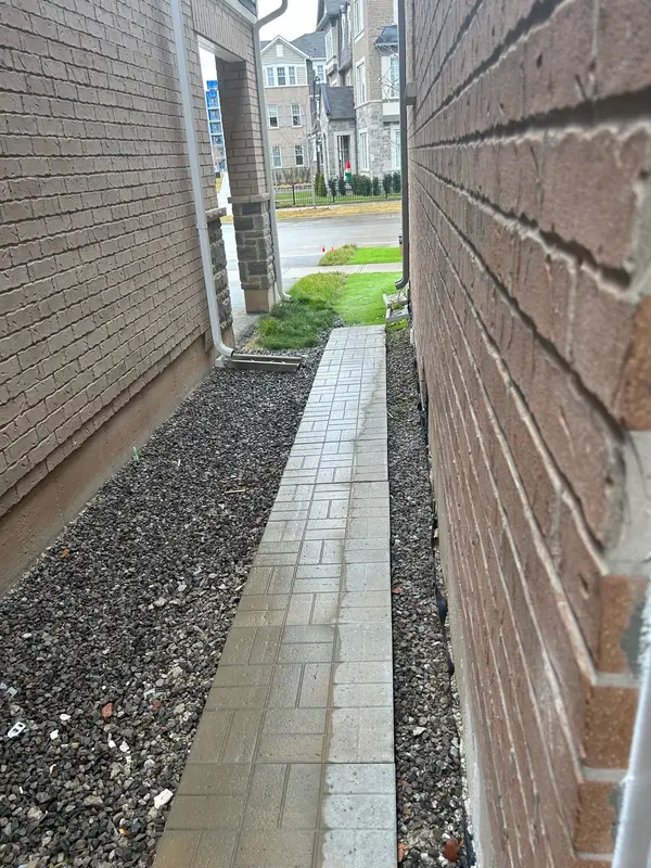 1295 Rose WAY W, Milton, ON L9E 1M2