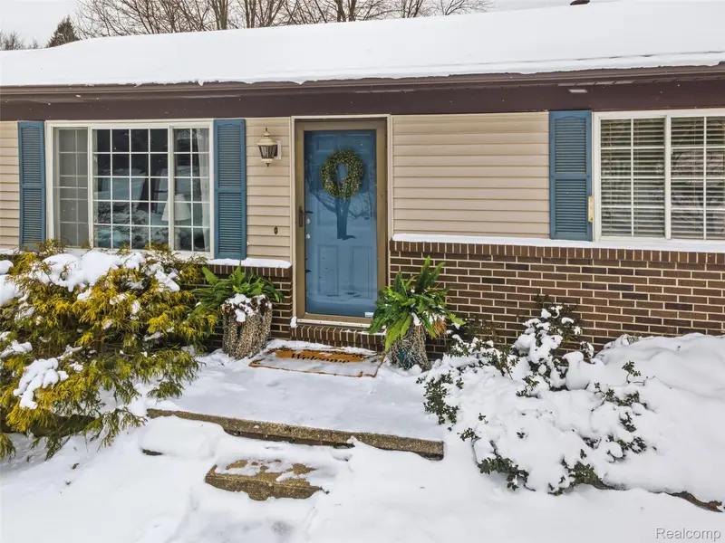 3843 Thomas RD, Oxford Charter Township, MI 48371