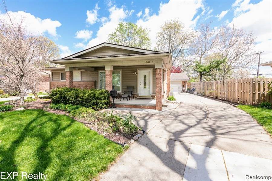 26616 ROUGE RIVER DR, Originalcity, MI 48127