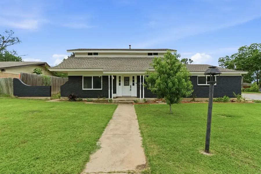1900 Charleston Drive, Bedford, TX 76022