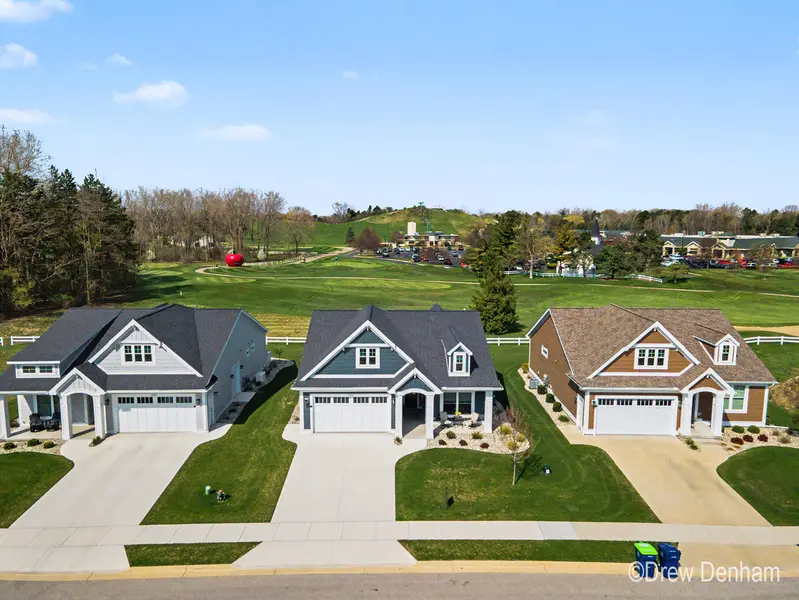 4219 Village Green DR, Thomas Twp, MI 48623