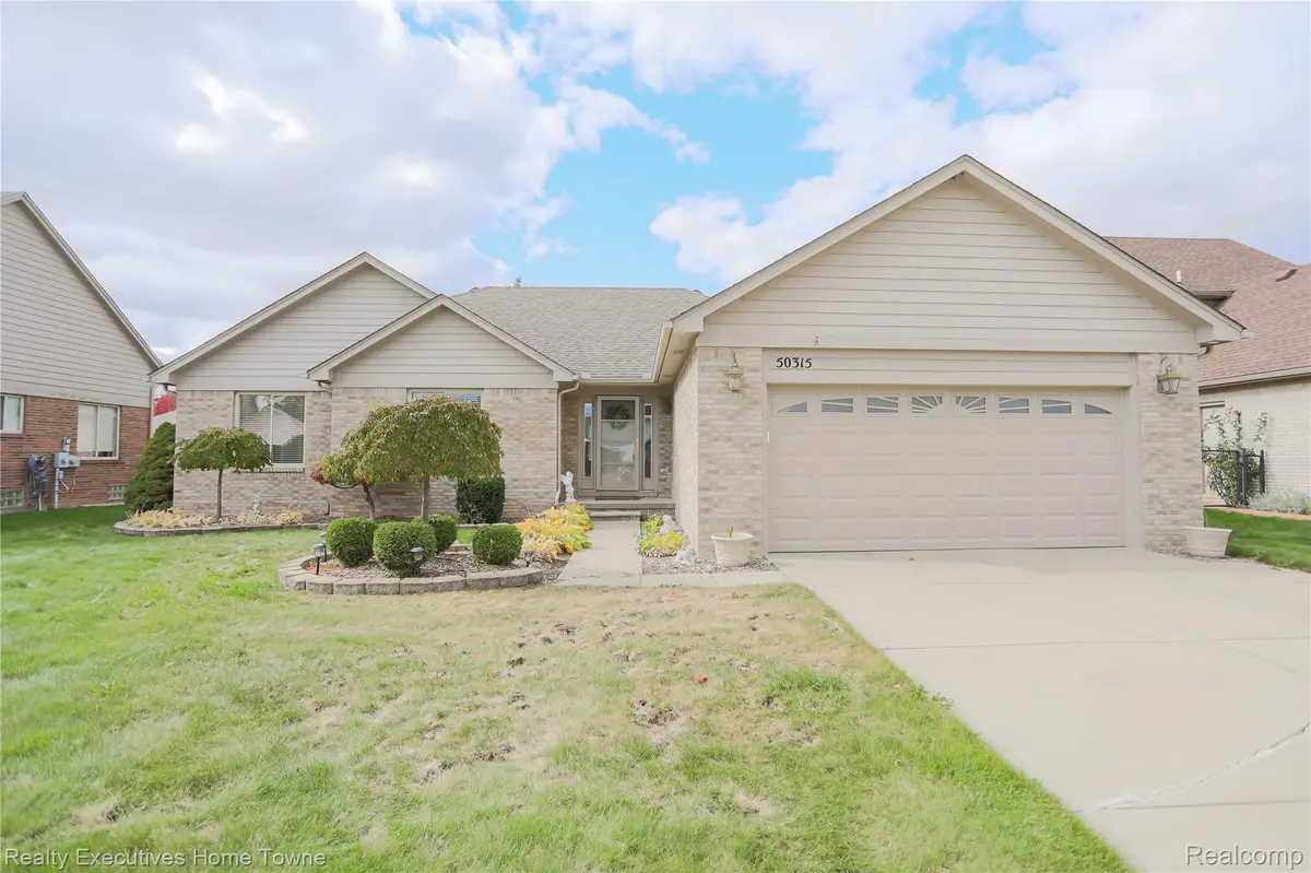 50315 Alden DR, Macomb Township, MI 48044