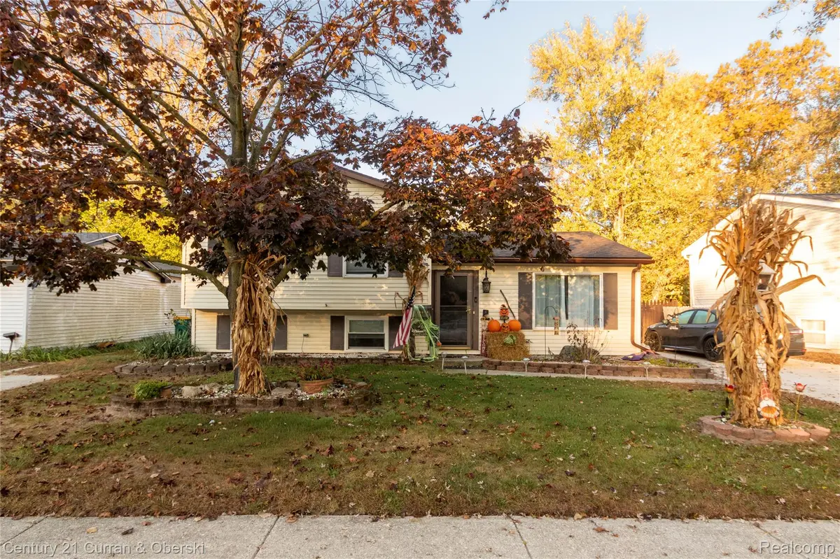 15570 Orchard ST, Romulus, MI 48174
