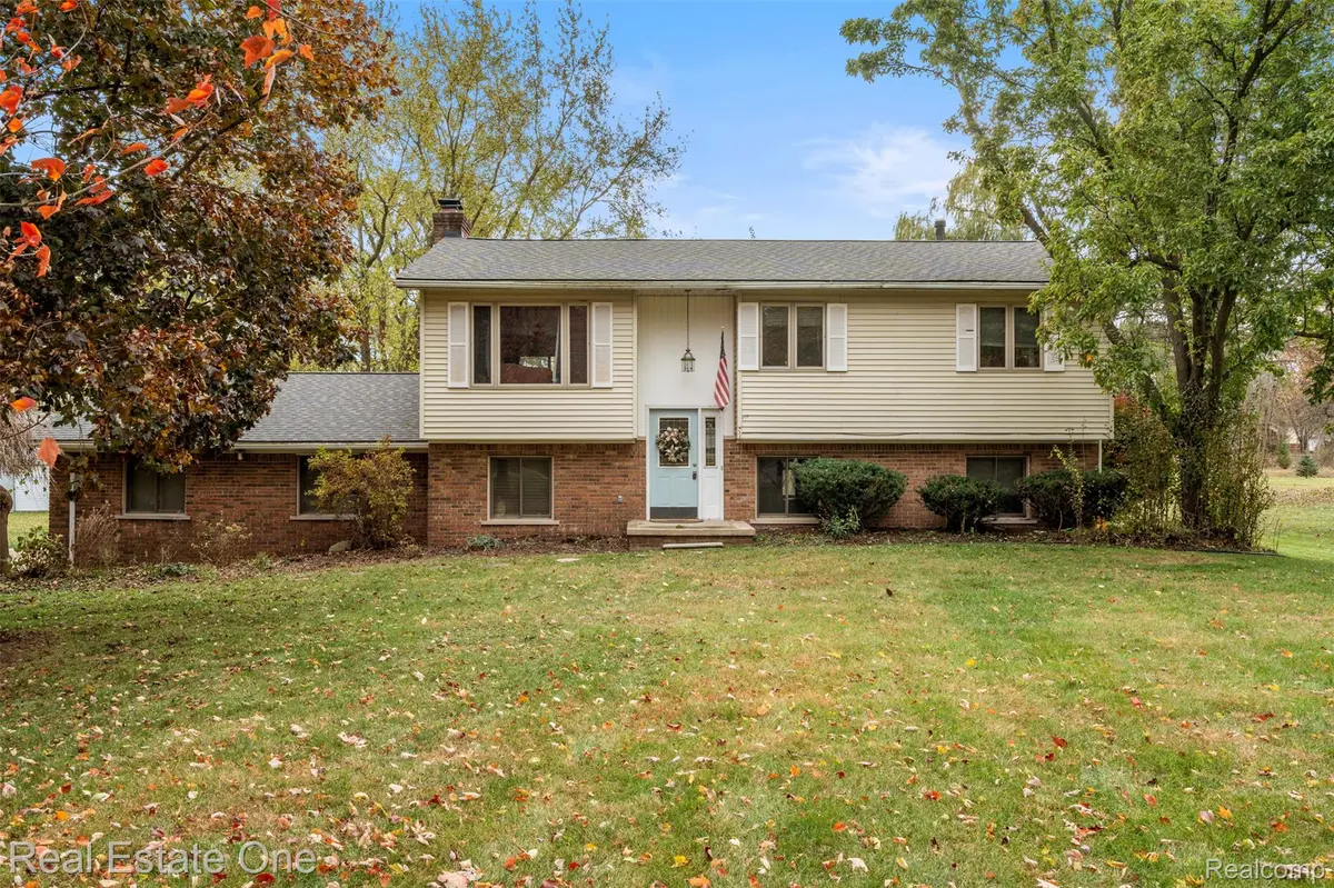 5122 Elizabeth LN, Almont Township, MI 48003