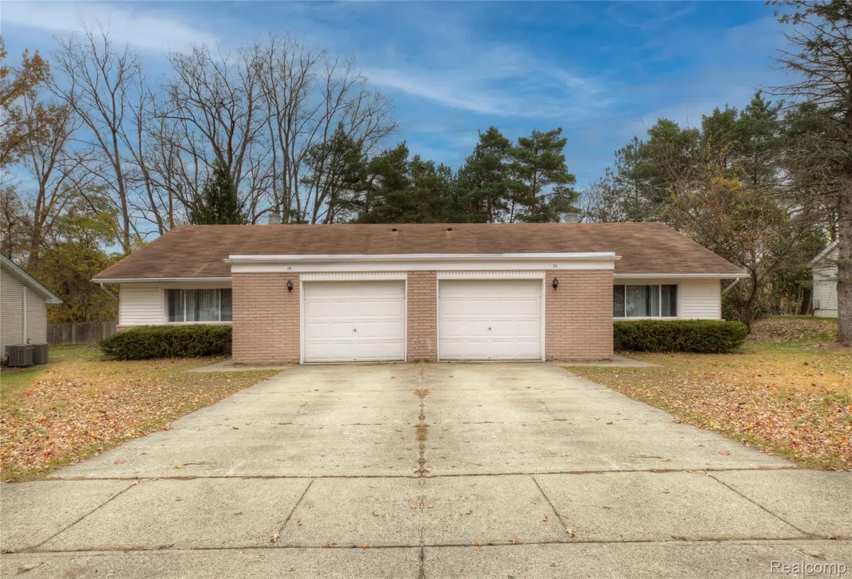 211/215 Odoherty RD, Brighton, MI 48116