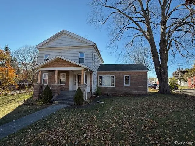 126 E Saint Clair ST, Almont Village, MI 48003