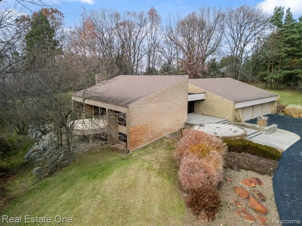 854 Northgate RD, Rochester, MI 48306