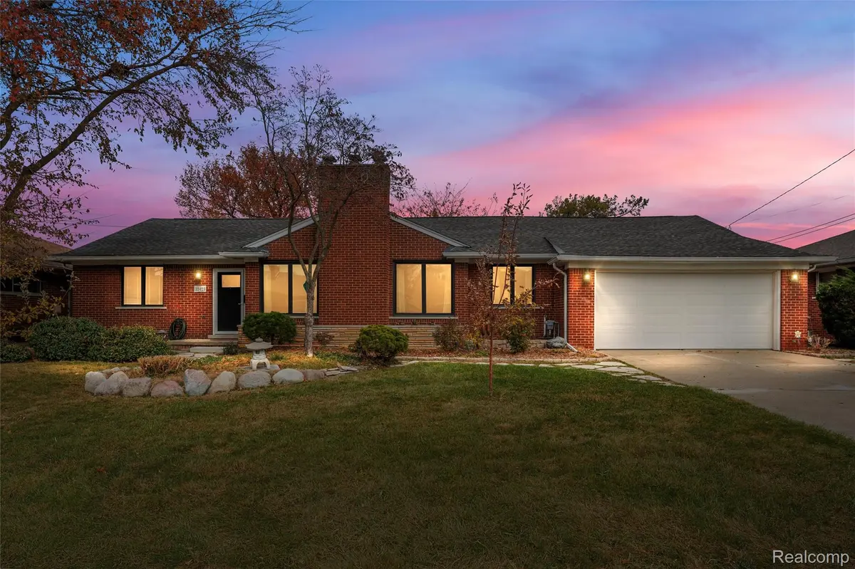 22429 Lakecrest ST, St. Clair Shores, MI 48081
