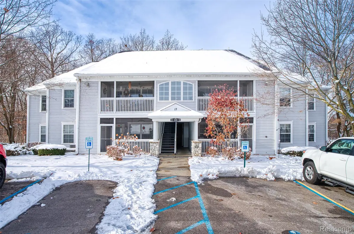 12274 Saint Andrews WAY, Fenton Charter Township, MI 48430