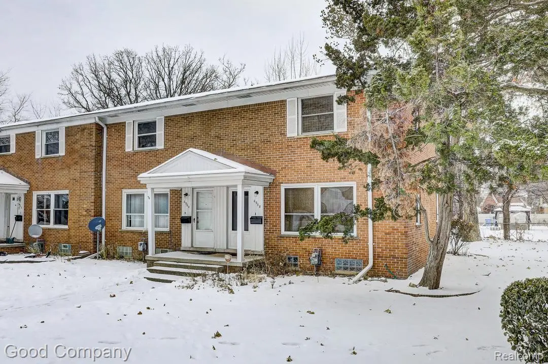 6958 Town LN, Dearborn Heights, MI 48127