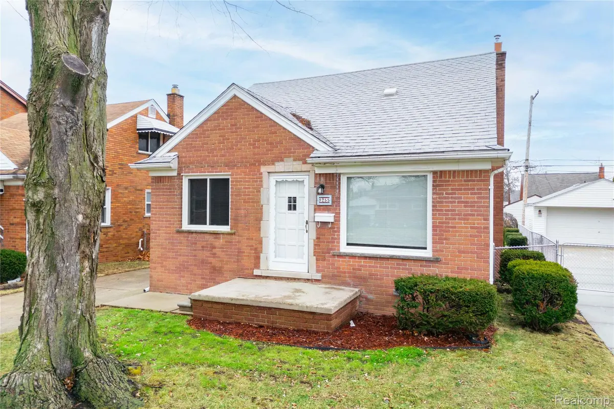 9255 Hubert AVE, Allen Park, MI 48101