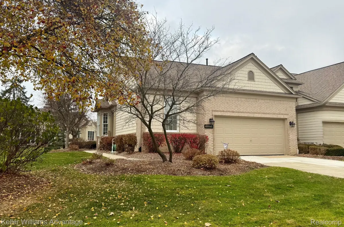 39541 Champion CT, Northville, MI 48168