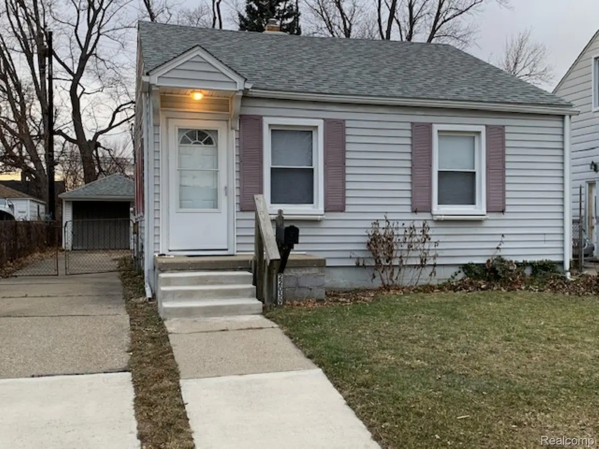 22059 Firwood AVE, Eastpointe, MI 48021