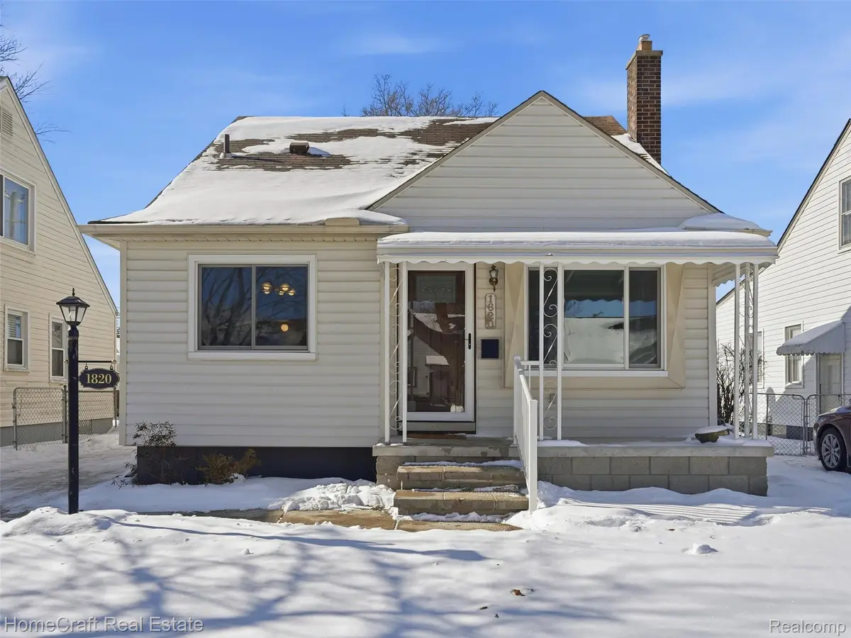 1820 Geneva ST, Dearborn, MI 48124