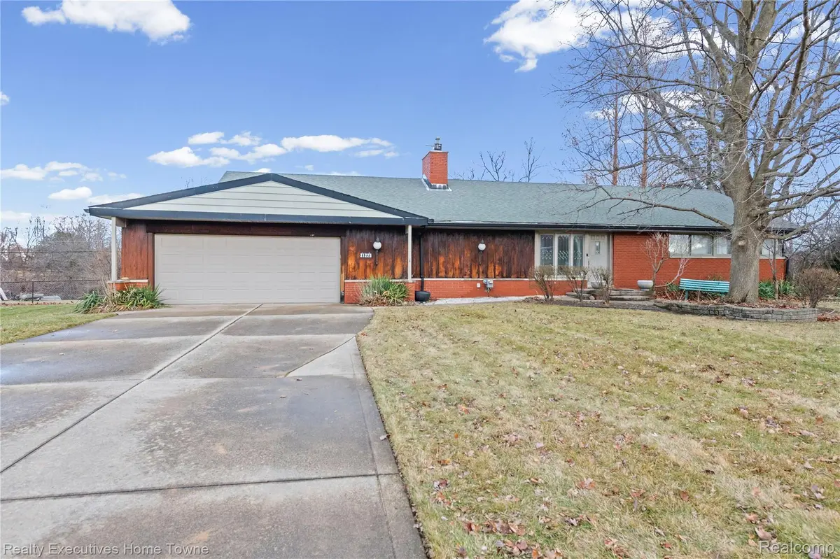 21225 Balfour ST, Clinton Charter Township, MI 48036