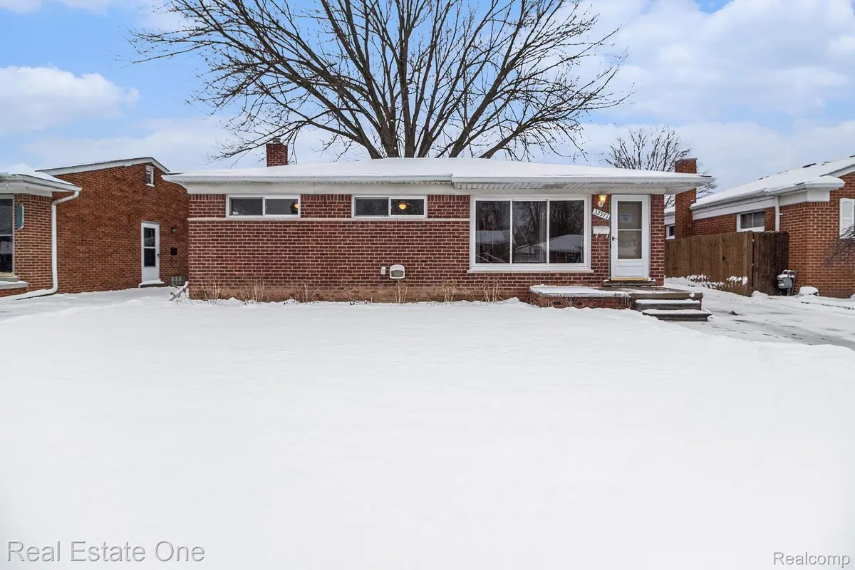 32971 Barton Street ST, Garden City, MI 48135