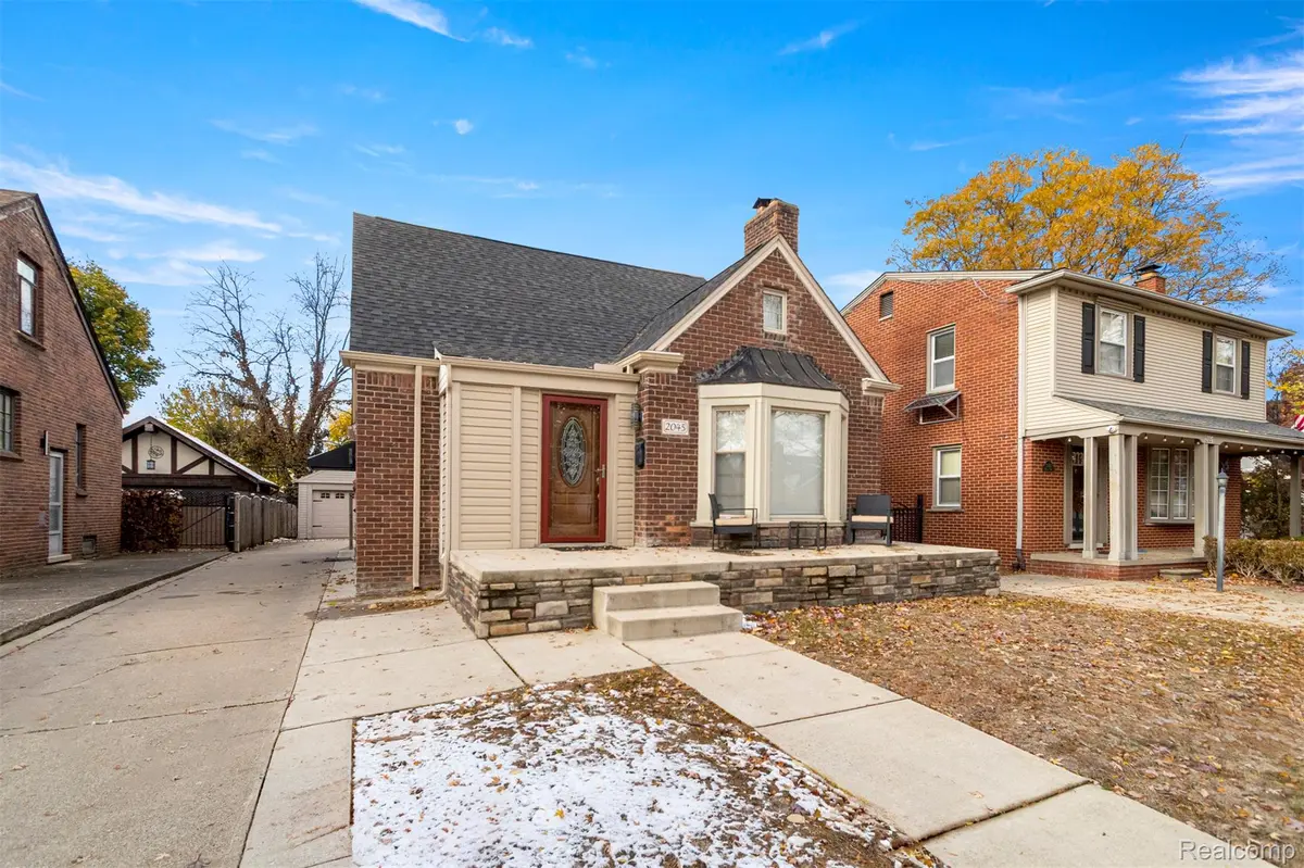 2045 N York ST, Dearborn, MI 48128