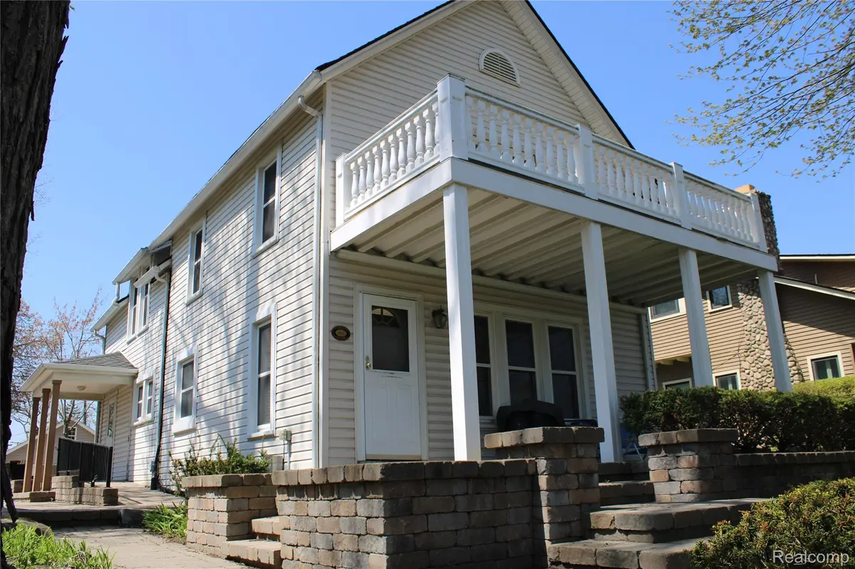 815 N Main ST, Rochester, MI 48307