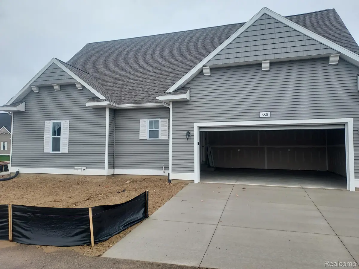 380 Dorchester DR, Howell, MI 48855