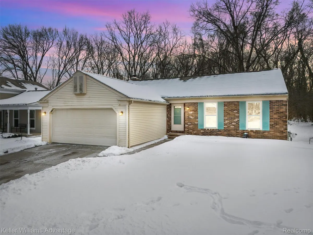 34163 Parkdale ST, Livonia, MI 48150