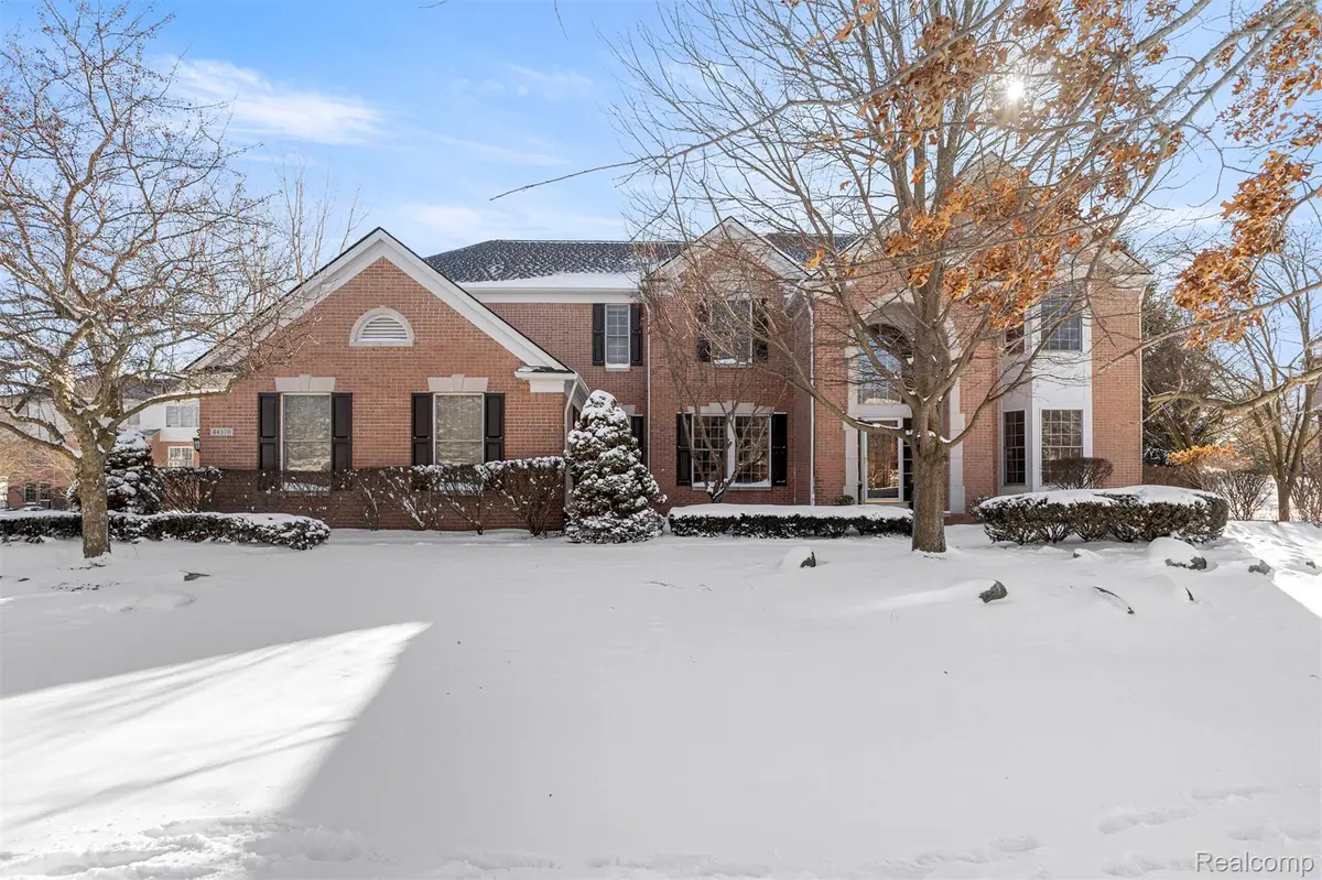 44570 White Pine CIR W, Northville Township, MI 48168