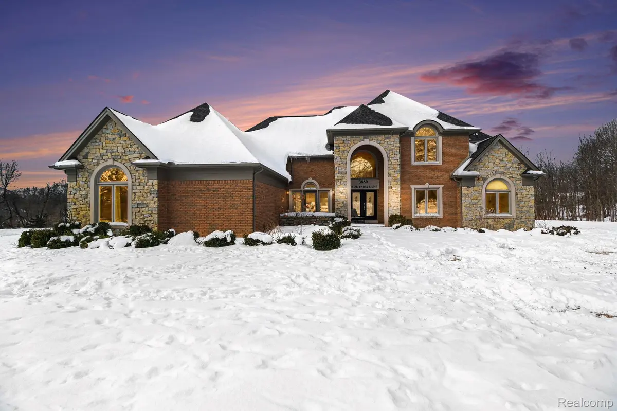 3880 Olde Farm LN, Brandon Charter Township, MI 48462