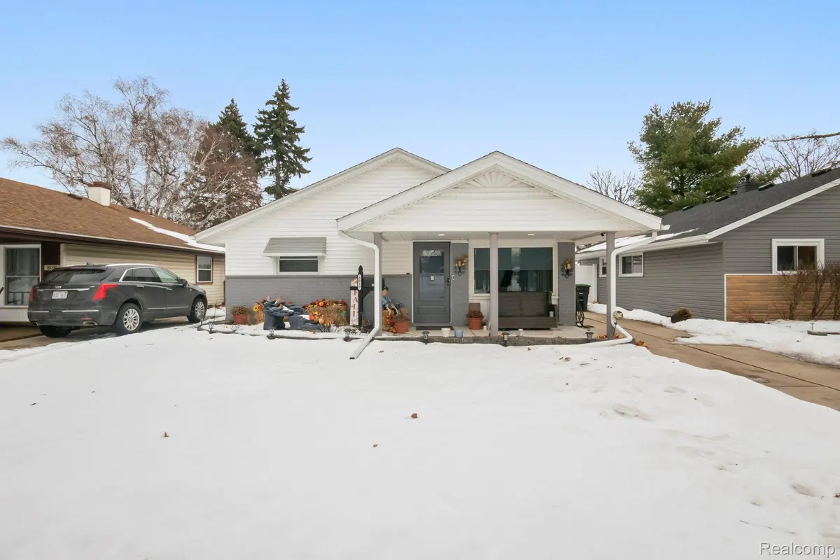 8019 Roosevelt ST, Taylor, MI 48180