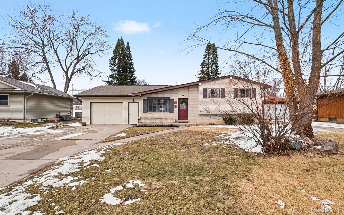 8480 Chelmsford DR, Swartz Creek, MI 48473