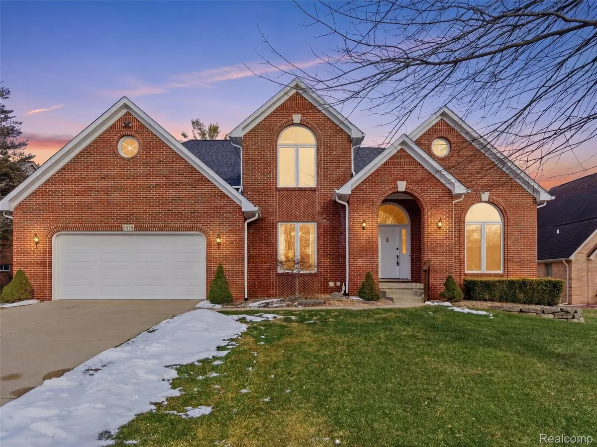 2178 Clinton View CIR, Rochester Hills, MI 48309
