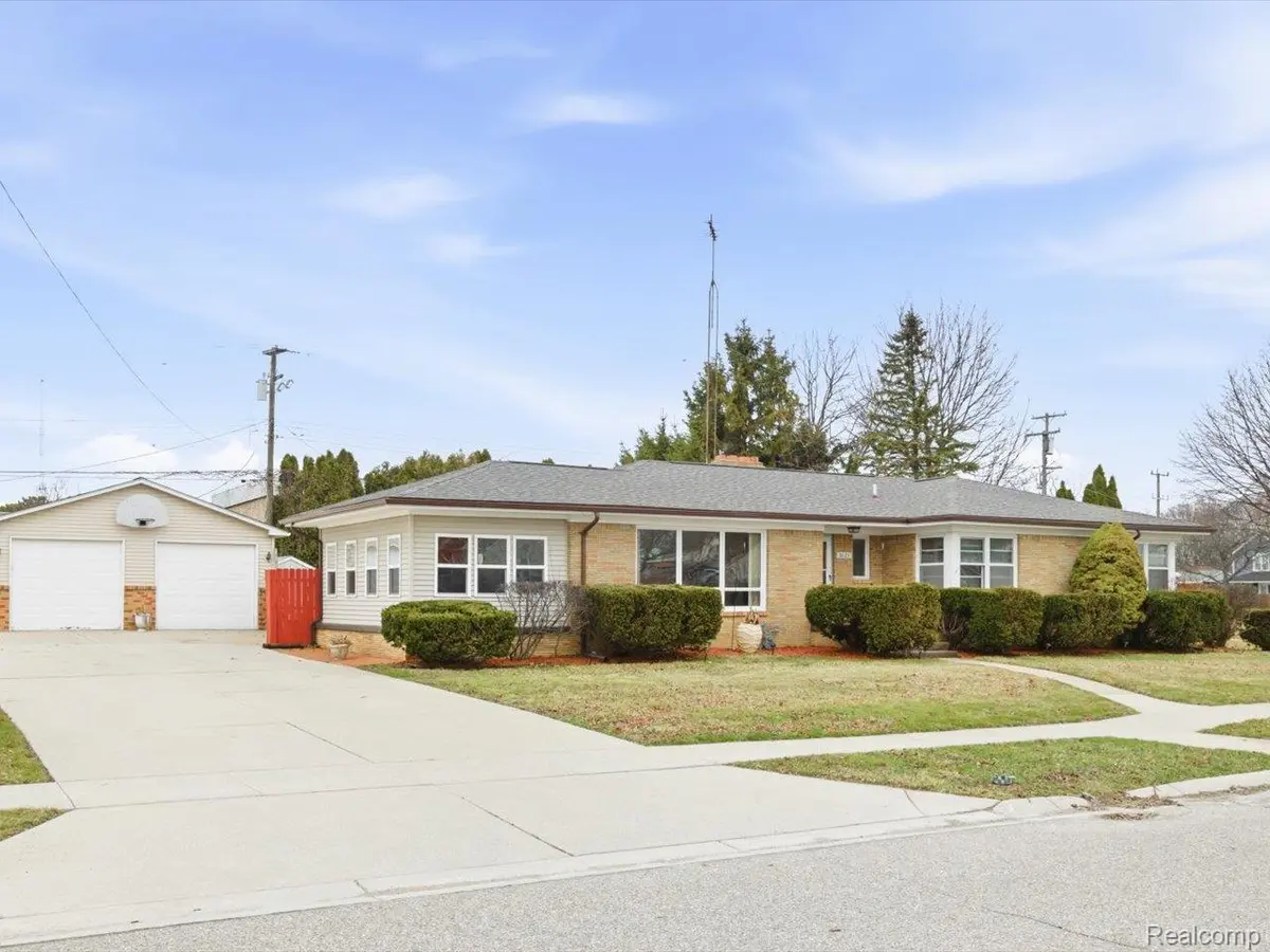 2025 Union ST, Port Huron, MI 48060