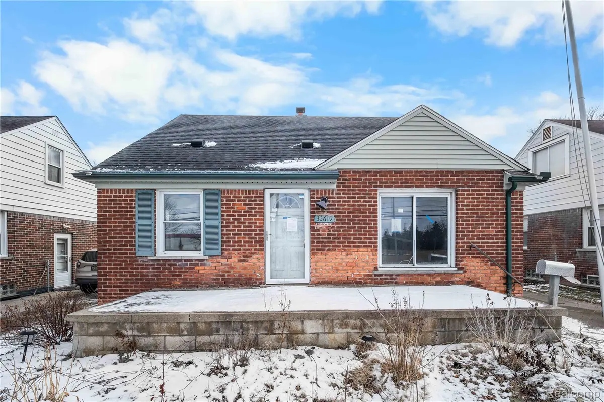 33619 Forest ST, Wayne, MI 48184