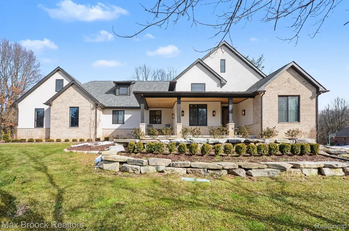 668 Pinery BLVD, Orion Charter Township, MI 48362