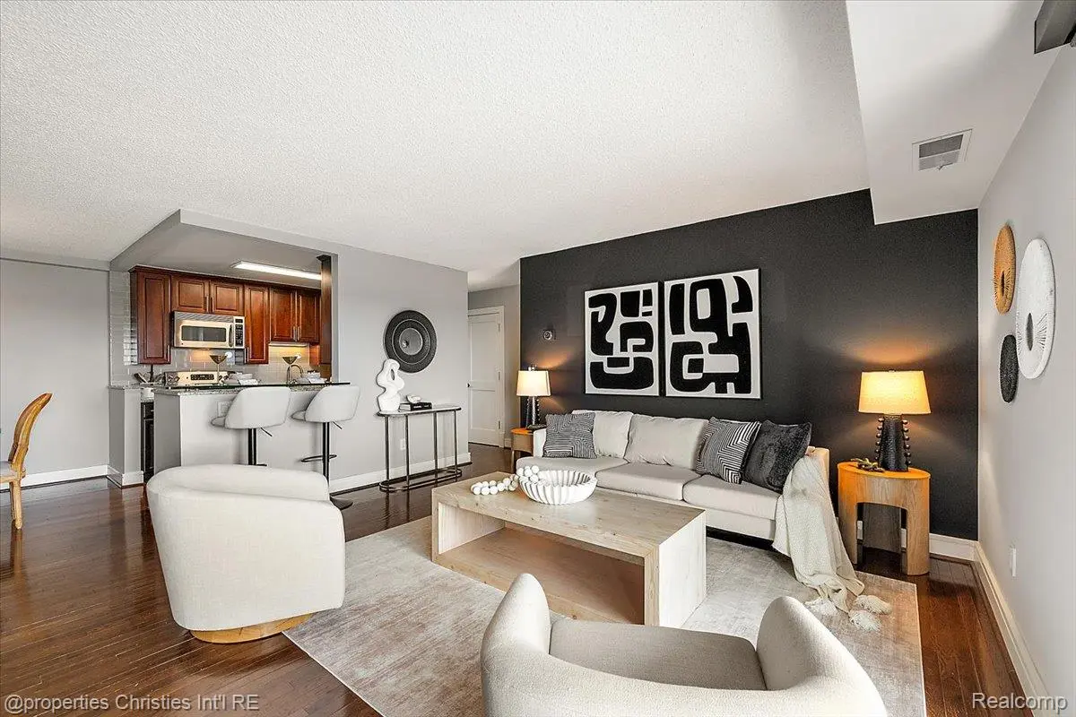 411 S Old Woodward AVE #824, Birmingham, MI 48009
