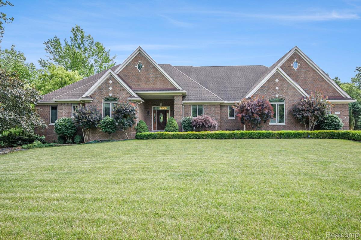 8670 Country Manor DR, Bruce Township, MI 48065