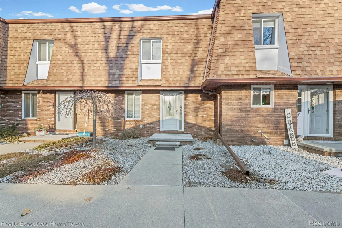2636 Keewahdin Rd RD #10, Fort Gratiot Charter Township, MI 48059