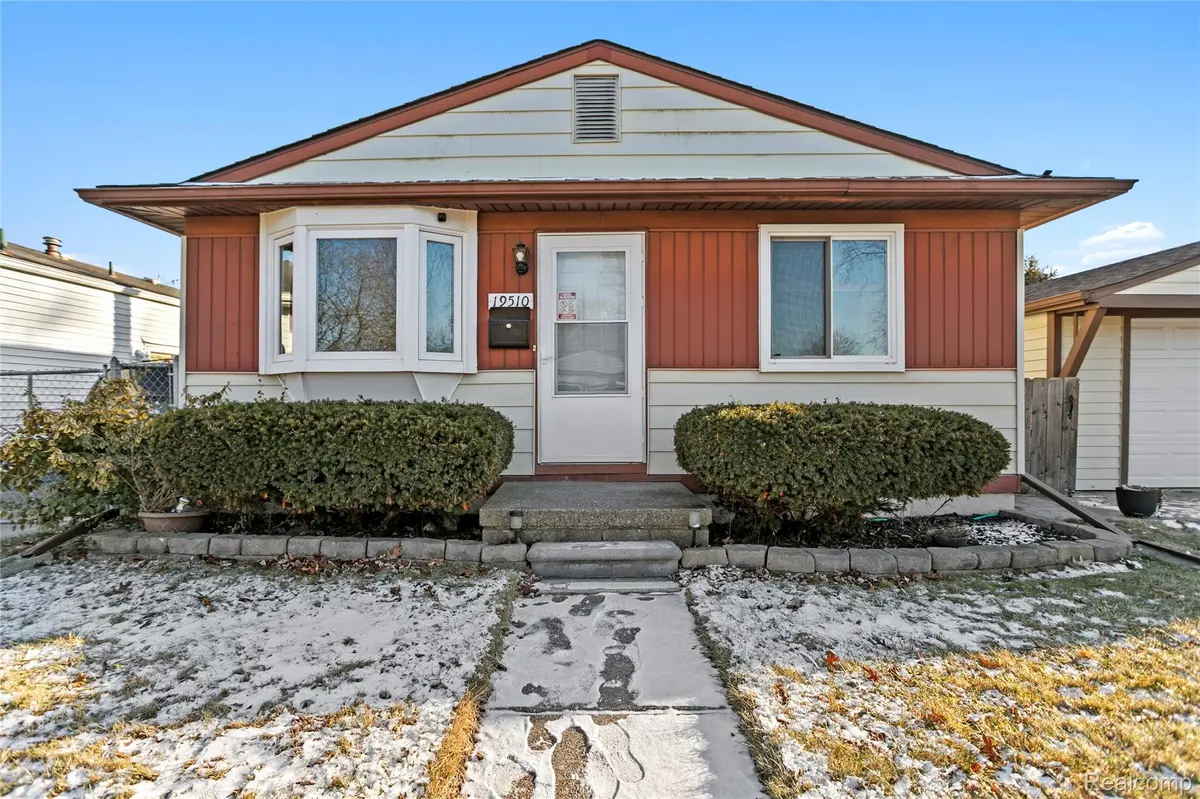 19510 Stafford ST, Clinton Charter Township, MI 48035