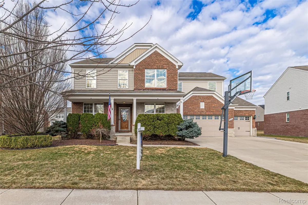 49503 Gracechurch RD, Macomb Township, MI 48044