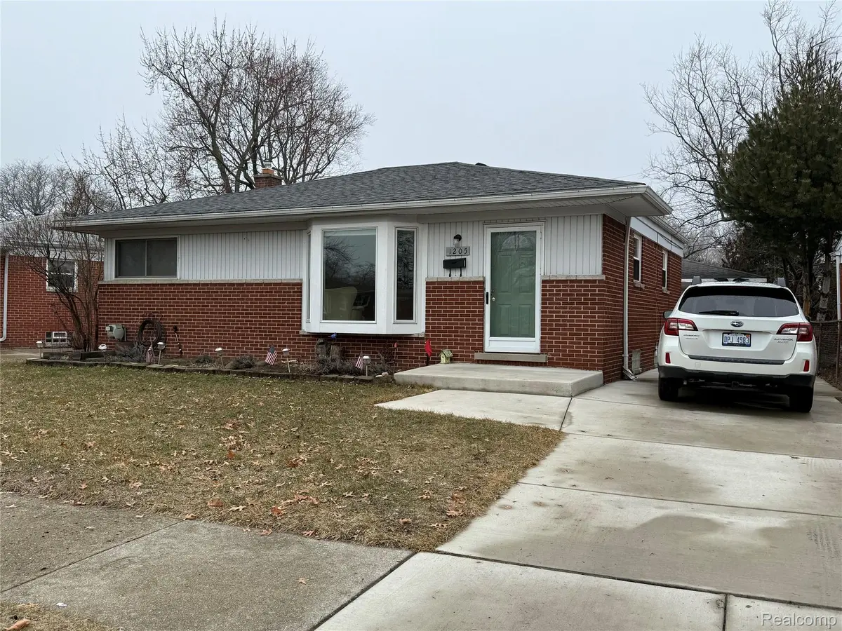 1205 Jenifer AVE, Madison Heights, MI 48071