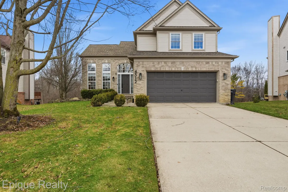 4312 Clear Creek CT, Oakland Charter Township, MI 48306