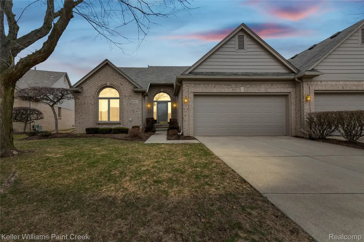 20311 Milford DR, Macomb Township, MI 48044