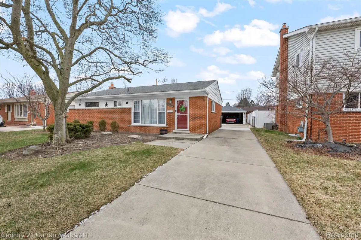 8423 Norborne AVE, Dearborn Heights, MI 48127